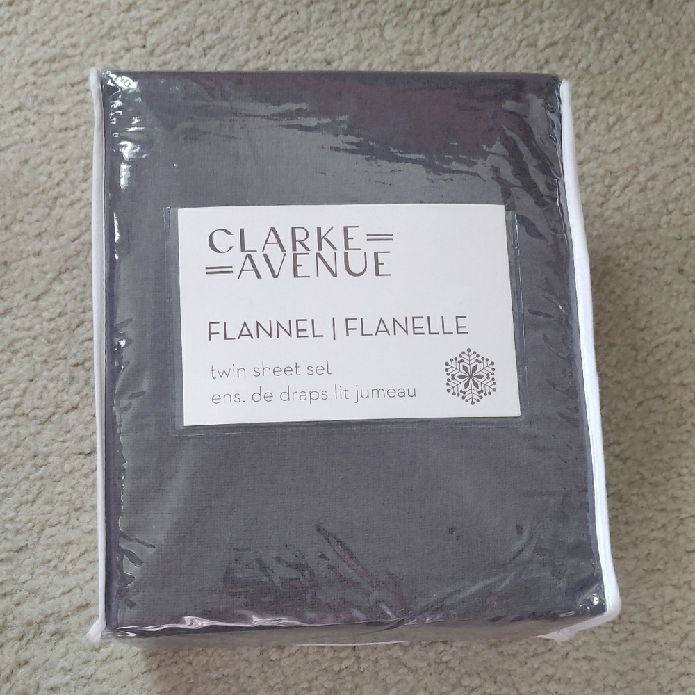 New!Clarke Avenue flannel twin sheet set. 100% cotton Flannel Twin Sheet Set Y2K